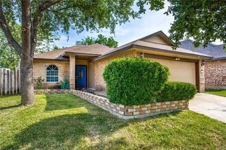 Building Photo - 6817 Haltom Rd
