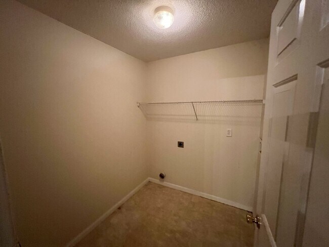 Foto del edificio - Apartment For Rent