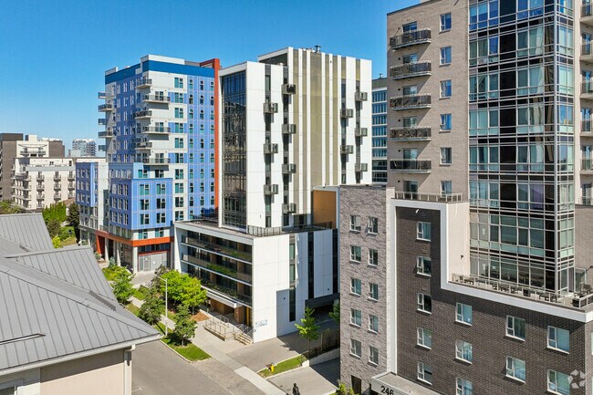 Building Photo - 250 Lester St