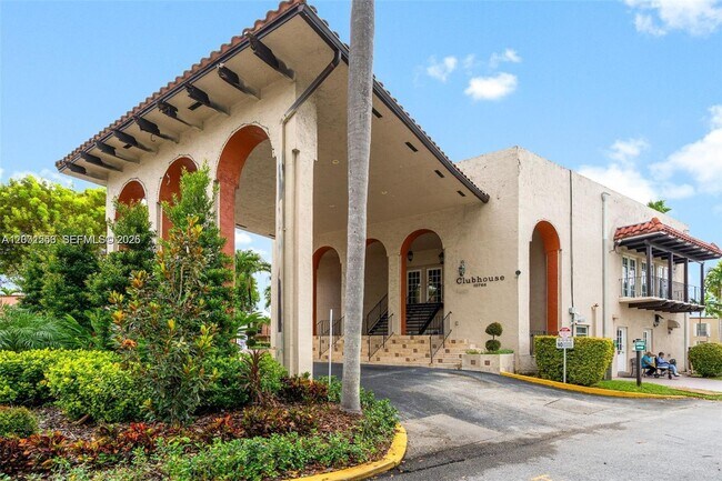 Foto del edificio - 10834 N Kendall Dr