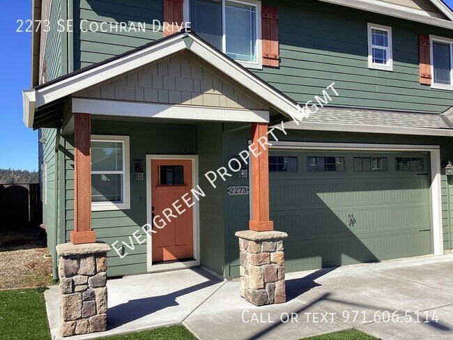 Building Photo - Beautiful 3 bdrm, 2.5 bth home- Private an...