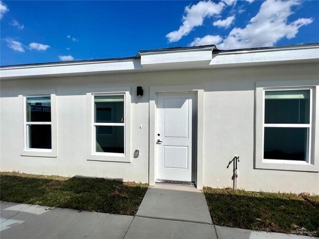 Building Photo - 19 Lauryn Dr