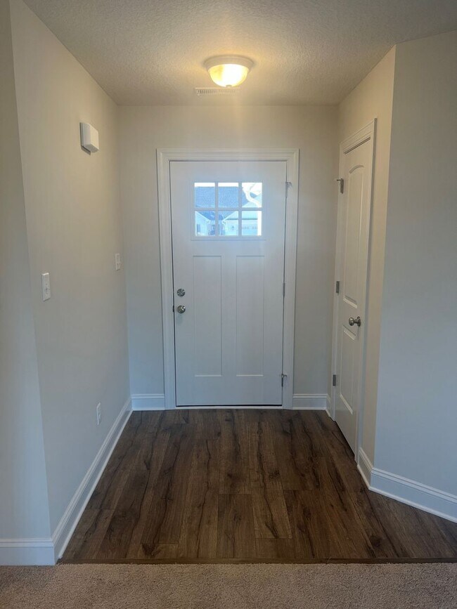 Foto del edificio - 918 Uplands Ln