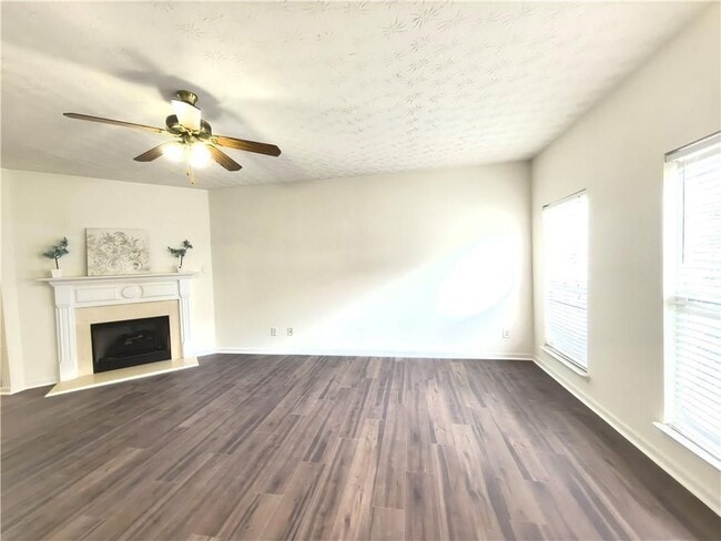 Foto del edificio - 619 Kenridge Way