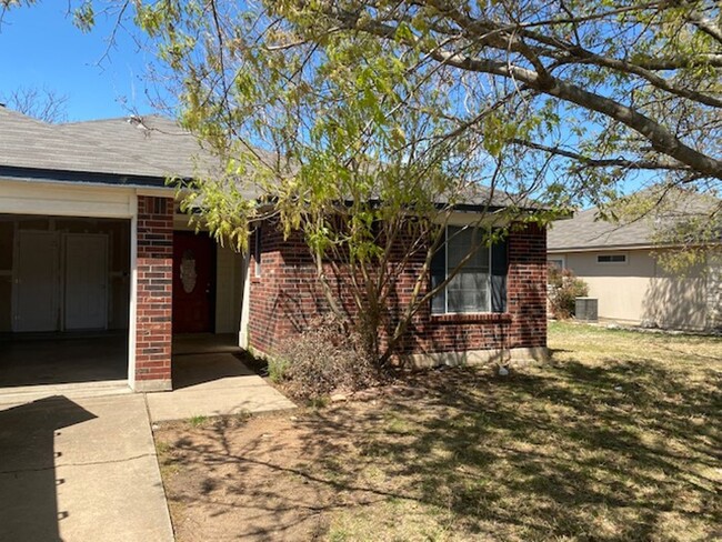 Building Photo - 3 Bedroom 2 Bathroom Leander Home