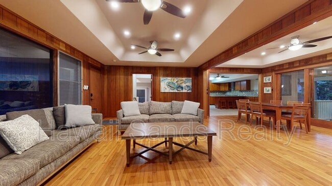 Building Photo - 254A Kuliouou Rd