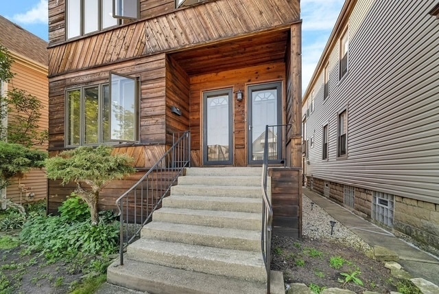 Building Photo - 4915 W Grace St