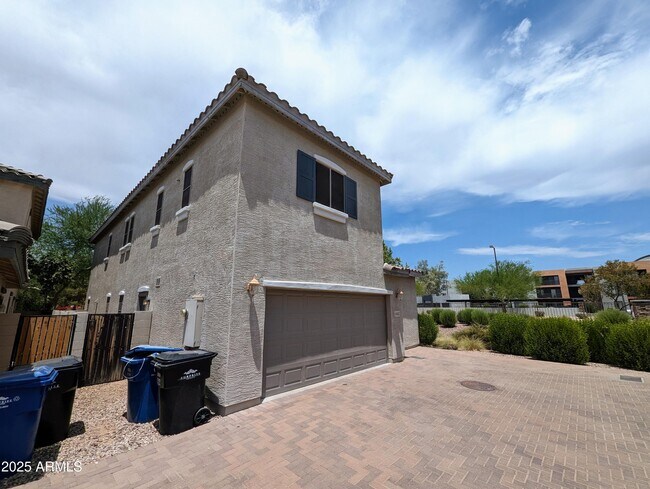 Foto del edificio - 14182 W Country Gables Dr