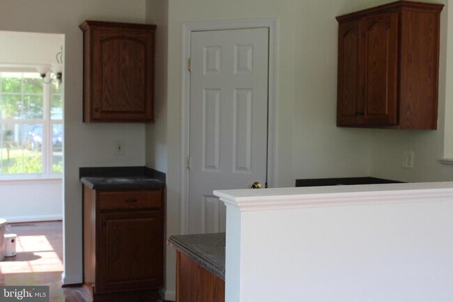 Building Photo - 2472 Post Oak Dr