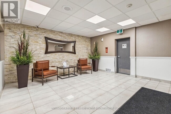 Building Photo - 21 King St