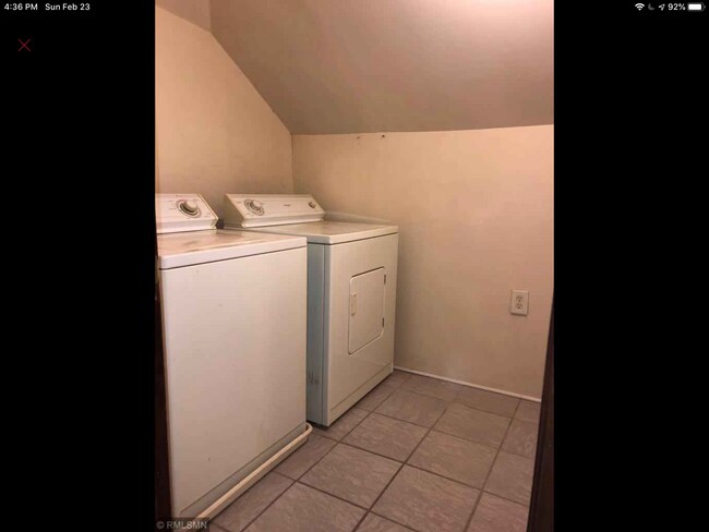 Laundry room - 250 E Cherry St