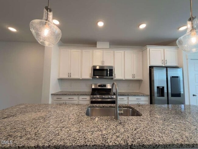 Building Photo - 1802 Stroup St