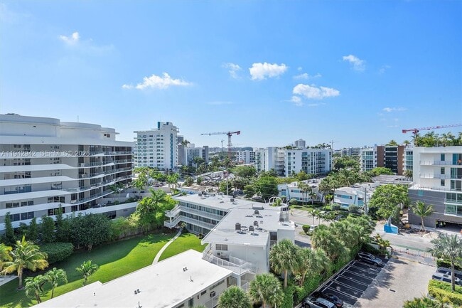 Foto del edificio - 10350 W Bay Harbor Dr