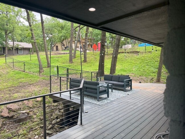 Building Photo - Newly Renovated, 3-Bed Home in South Tulsa