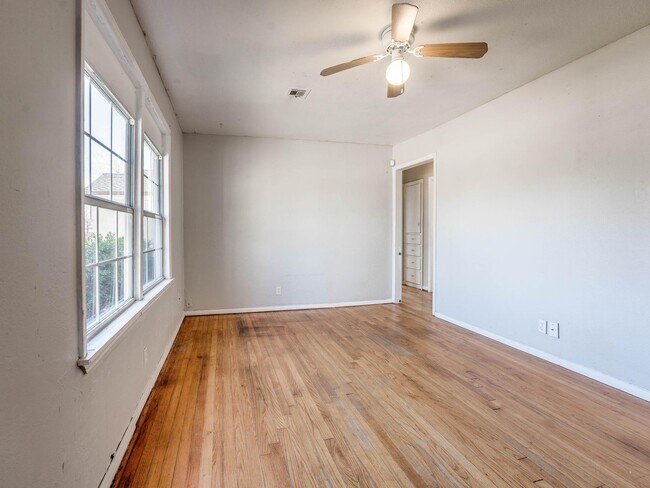 Foto del edificio - 6216 NW 35th St