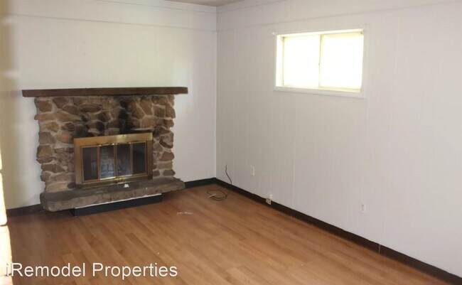 Building Photo - 4 br, 1.5 bath House - 10015 Raymond Drive