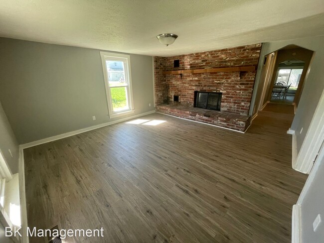 Building Photo - 2 br, 1 bath House - 514 N Virginia Street