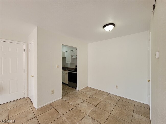 Building Photo - 2937 Winkler Ave
