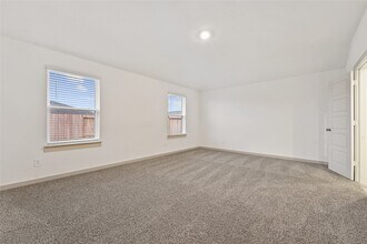 Building Photo - 714 Boer Plns Dr
