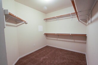 Building Photo - 3651 Sandy Brook Dr