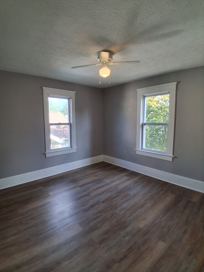 Bedroom 2, Level 2 - 245 E Ford Ave