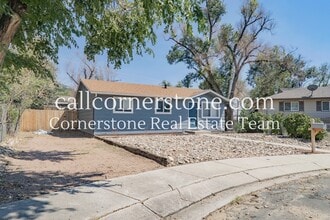 Building Photo - 935 Hayden Dr