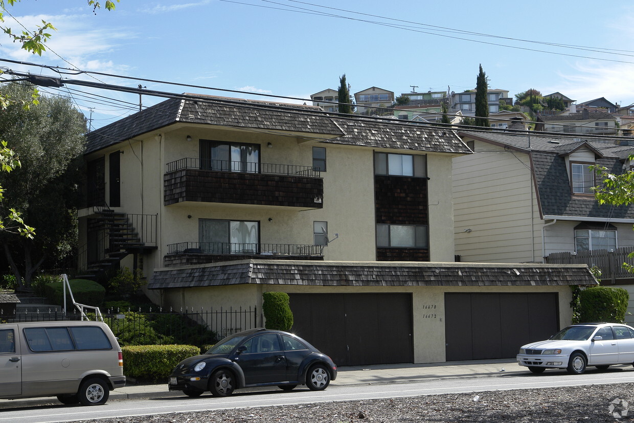 Building Photo - 16670-16672 Foothill Blvd