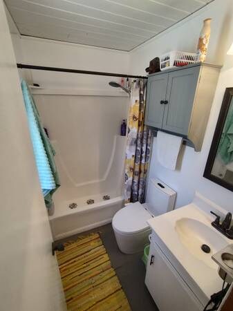 Foto del edificio - 16505 Oakwood Way