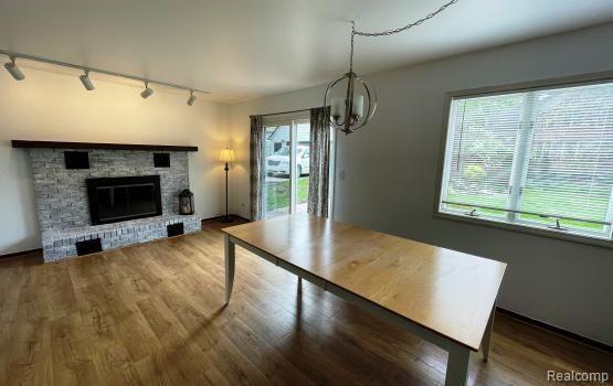 Building Photo - 2145 Lakeshire Dr