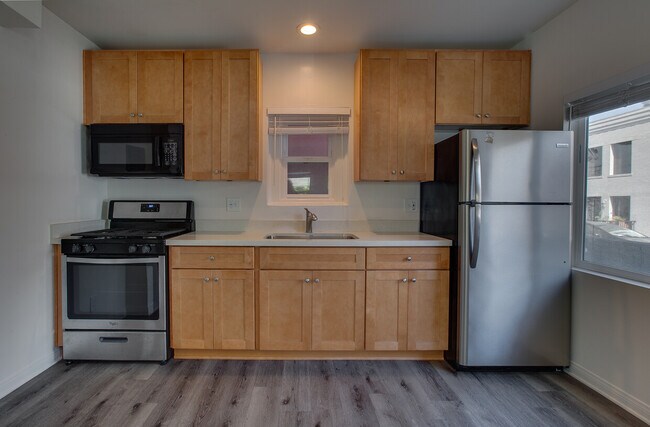 Kitchen - 25 Horizon Ave