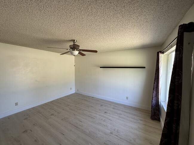 Building Photo - 4839 E Virginia Ave