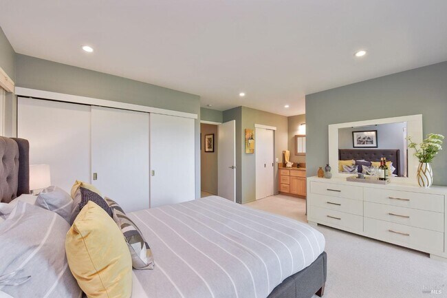 Foto del edificio - 14 Marin Ave