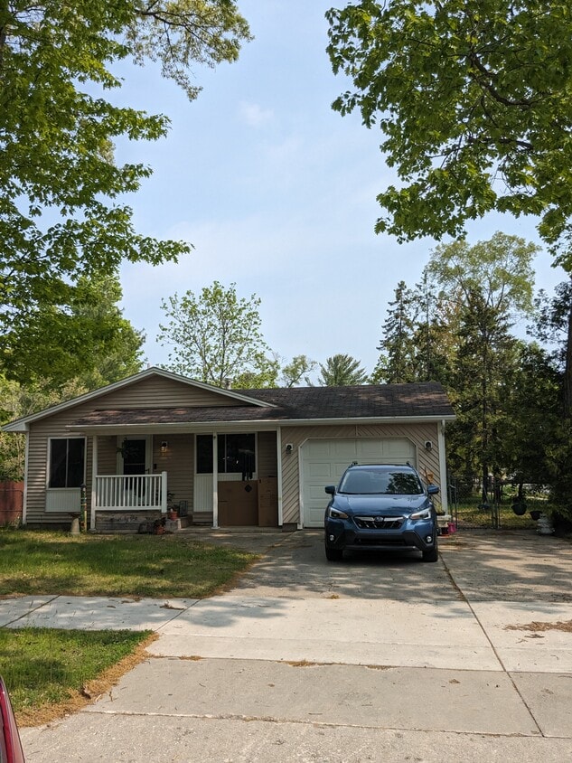 Primary Photo - 891 Kelley St