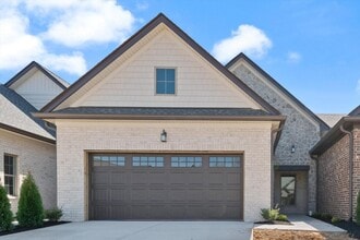 Building Photo - 452 W Foxrun