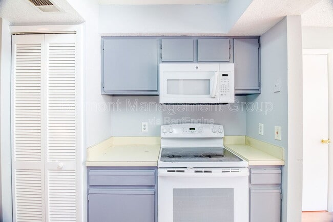 Building Photo - 670 Sandy Neck Ln