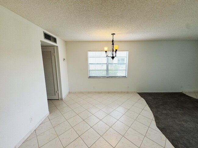 Building Photo - 490 Flanders Dr