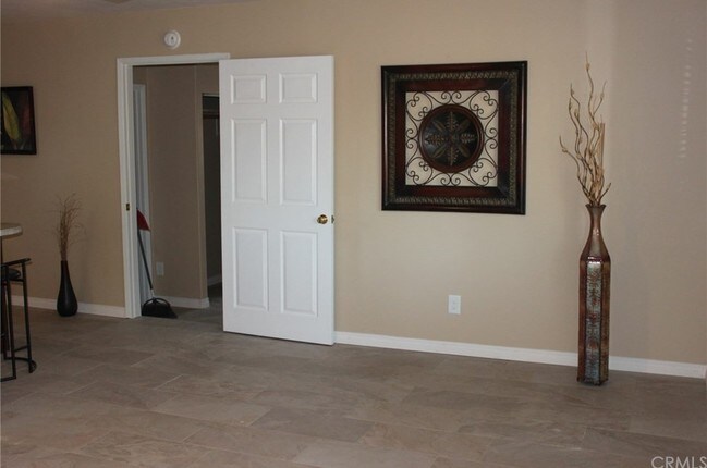 Foto del edificio - 40979 Mayberry Ave