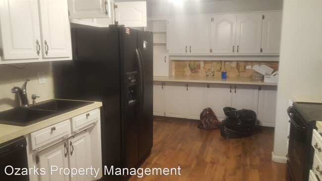 Building Photo - 3 br, 3 bath House - 620 WAYLAND DR
