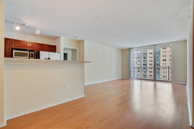 Building Photo - 1111 Brickell Bay Drive Unit 703