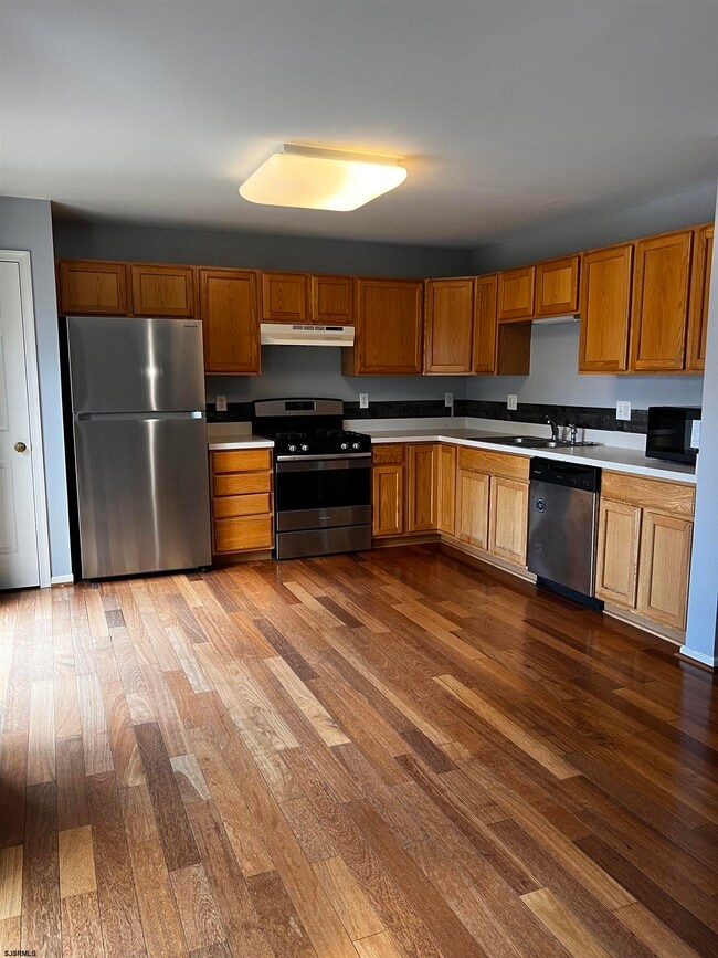 Building Photo - 704 St Thomas Dr