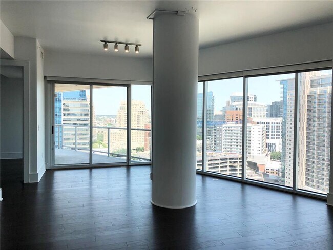 Foto del edificio - 2502 N Houston St
