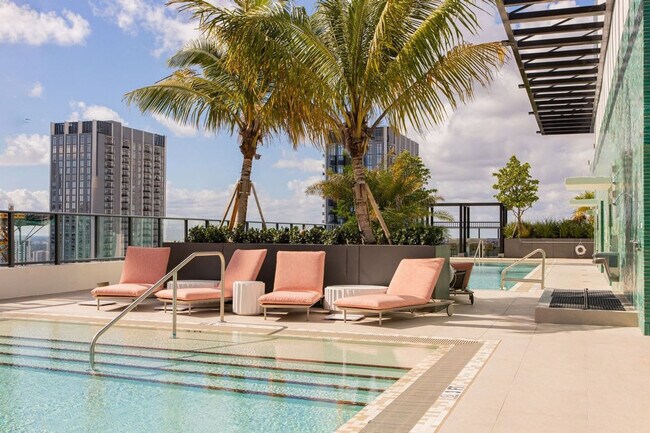 Foto del edificio - 11 NE 6th St