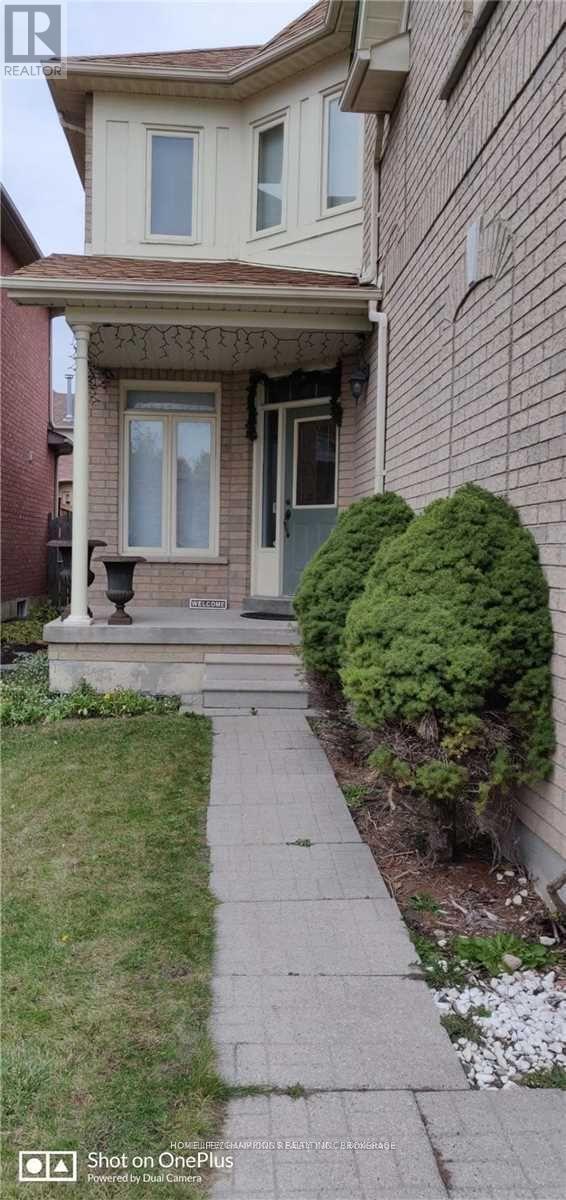 Building Photo - 104 Secord St