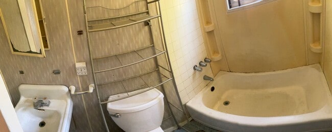 Building Photo - 3436 Fulton St