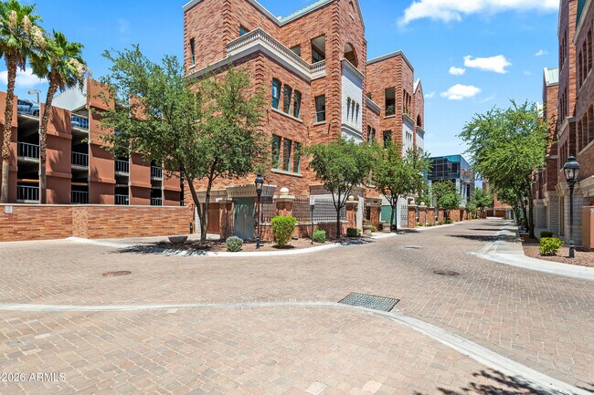 Foto del edificio - 54 W Palm Ln