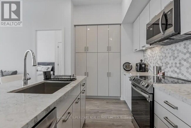 Building Photo - 415 Sea Ray Ave