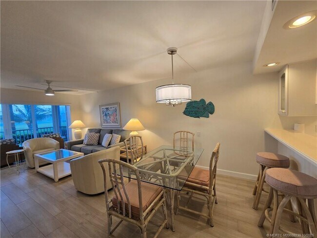 Foto del edificio - 484 NE Plantation Rd