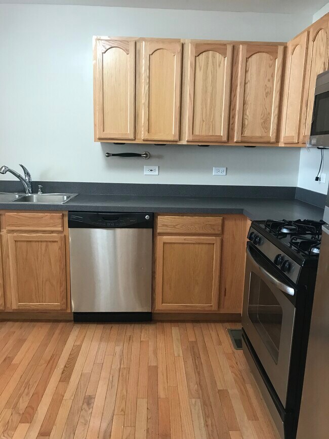 Foto del edificio - 618 Four Seasons Blvd