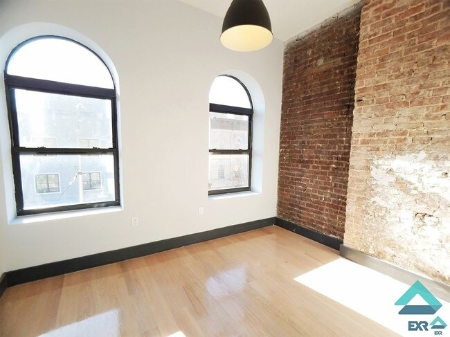 Foto del edificio - 1033 Dekalb Ave
