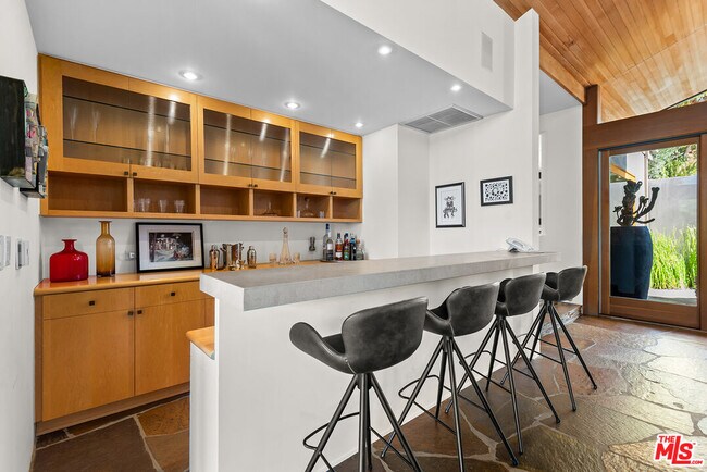 Foto del edificio - 4305 Clear Valley Dr